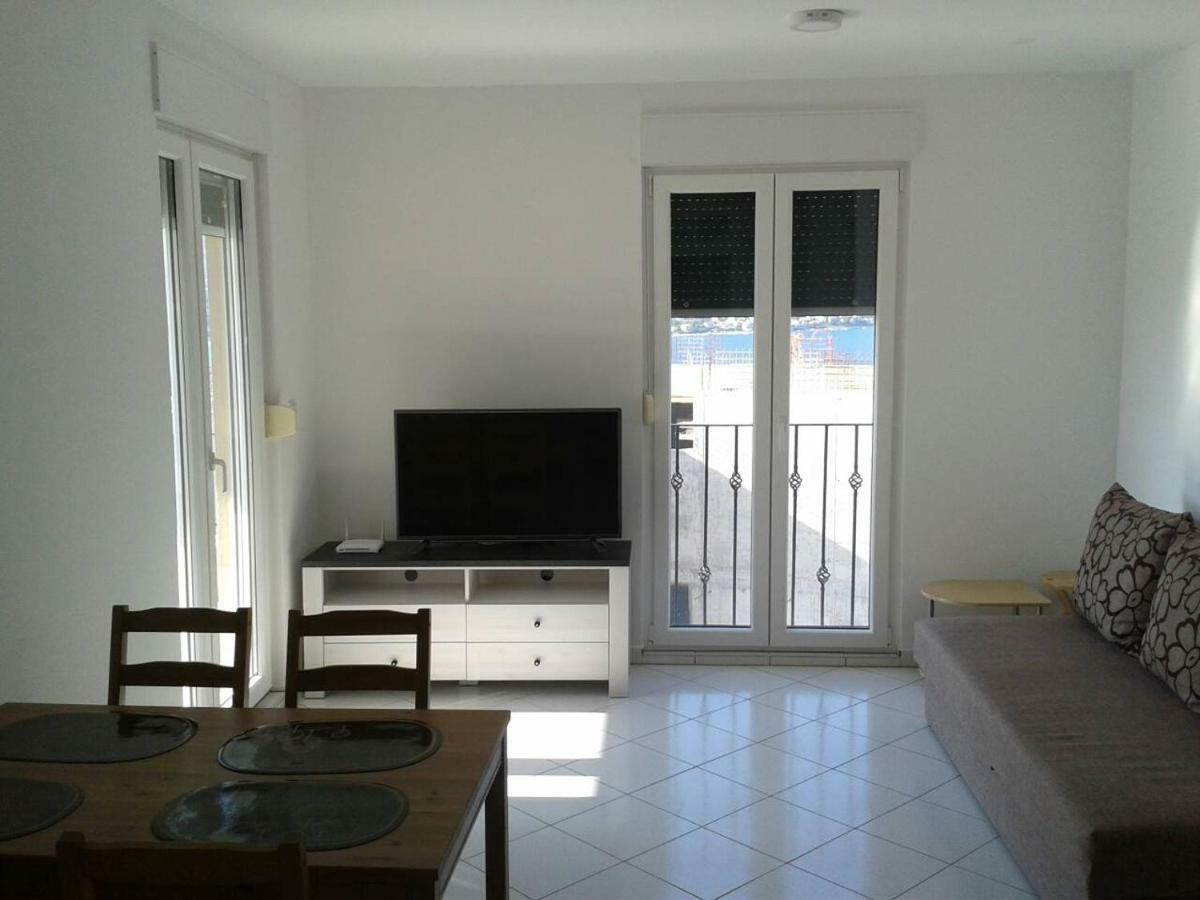 Appartement "Noni" Donji Okrug  ภายนอก รูปภาพ